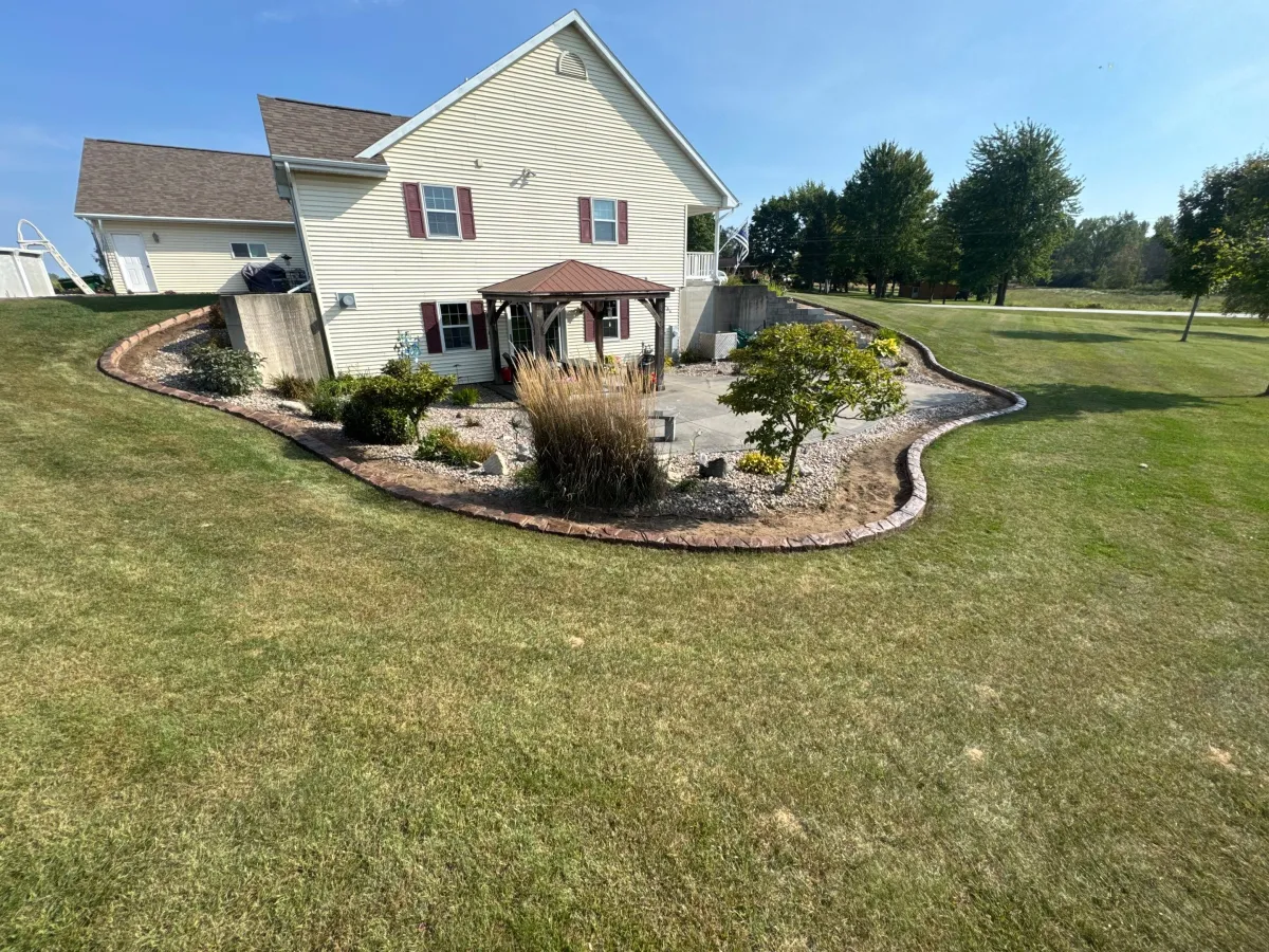 Professional driveway and walkway concrete borders by Curb Daddy Customs in Central Florida